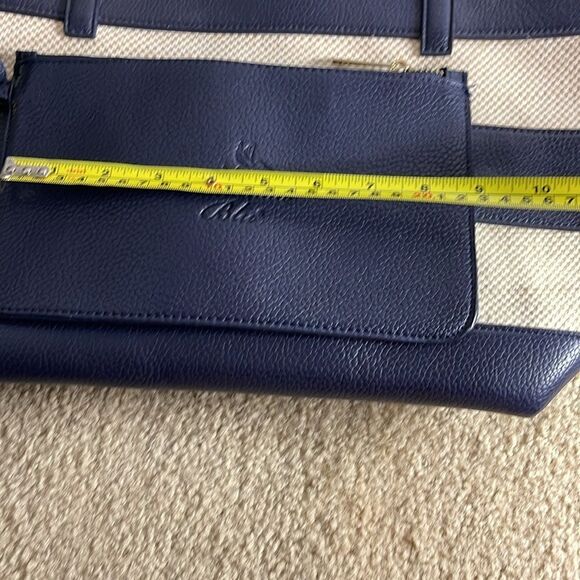 Amanda Blu shoulder bag. Navy & tan strip. Small pouch inside. Cute for Spring! - Picture 9 of 11
